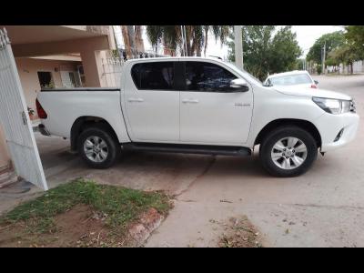 Autos Venta Santiago Del Estero Toyota Hilux srv 4x2 2016 89.700km